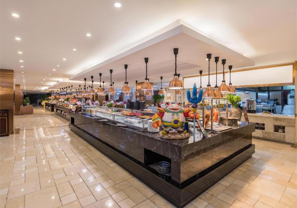 West International Trade Grand 5* Bắc Kinh