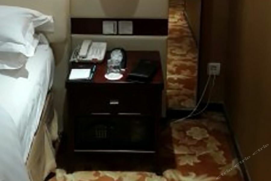 Khách sạn West International Trade Grand 5*