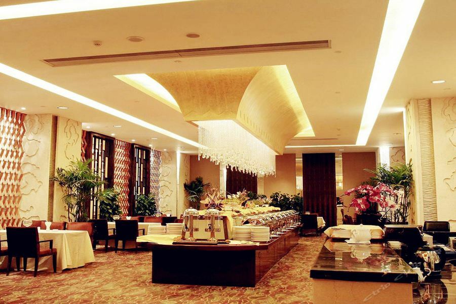 Khách sạn West International Trade Grand